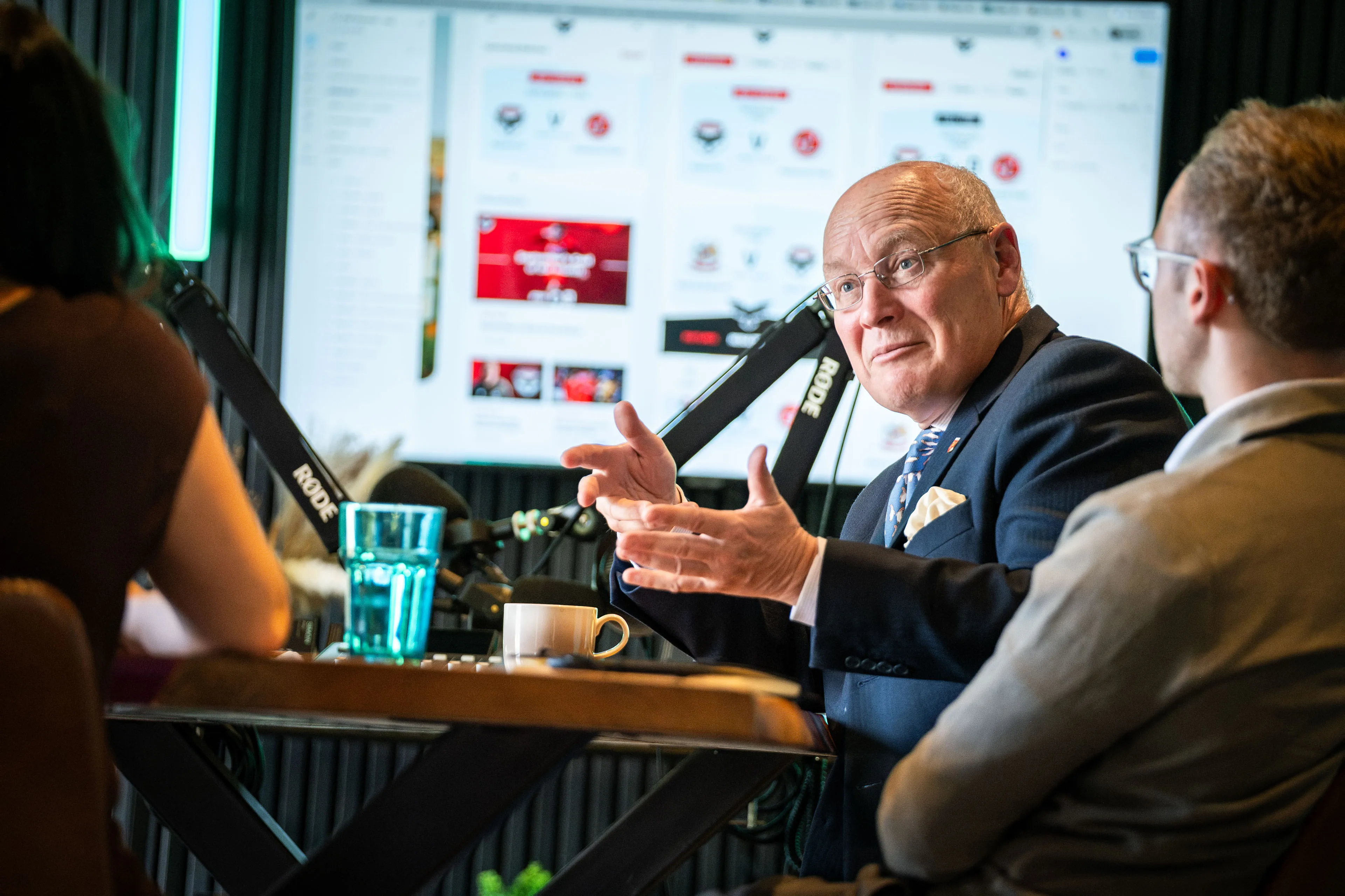 Lieutenant General Sir John Lorimer KCB DSO MBE gesturing while asking questions at DotPerformance
